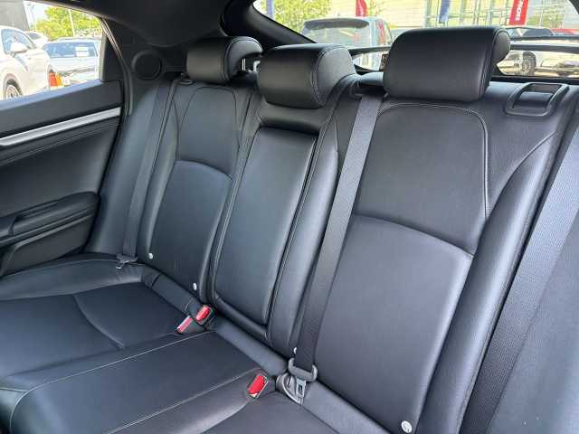 Honda Civic 1.5 VTEC Turbo Prestige 5dr CVT 
