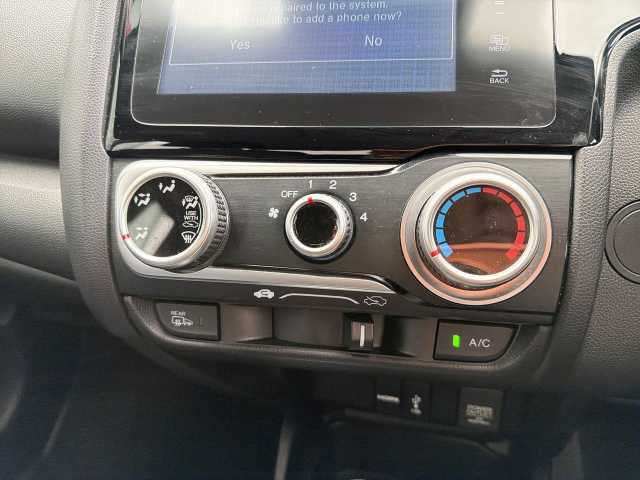 Honda Jazz 1.3 i-VTEC SE 5dr CVT 