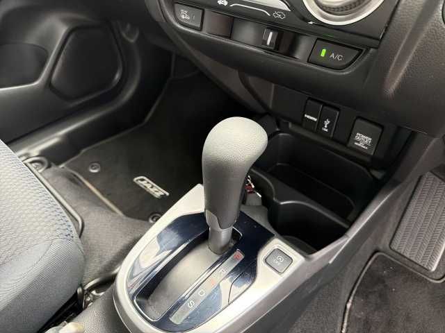 Honda Jazz 1.3 i-VTEC SE 5dr CVT 