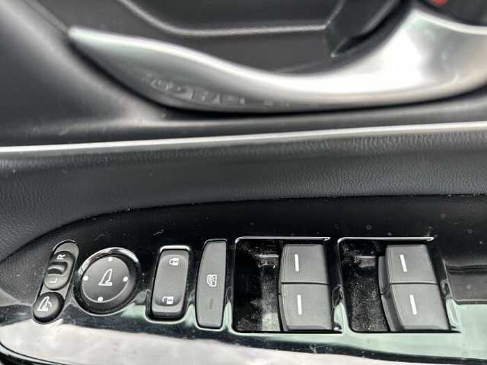 Honda CR-V e:HEV 2.0 i-MMD Hybrid SR 2WD 5dr eCVT 